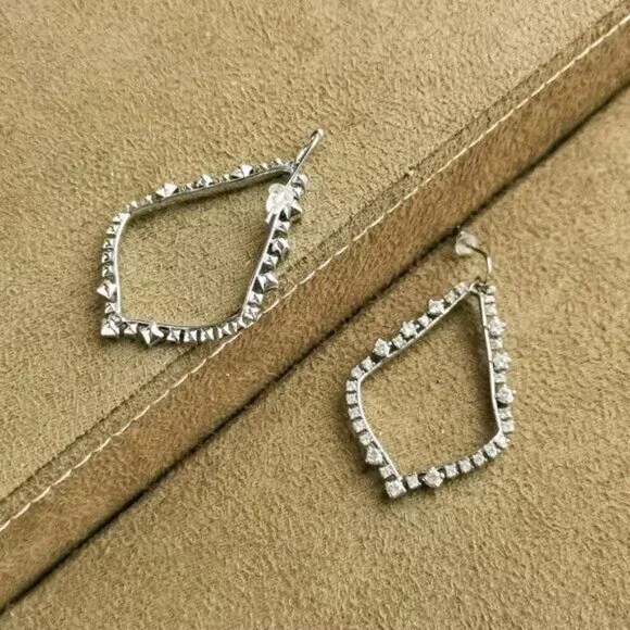 Kendra Scott Stud Earrings - Picture 3 of 3